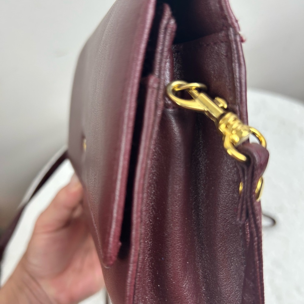 Vintage Buxton Crossbody Bag - Picture 13 of 16